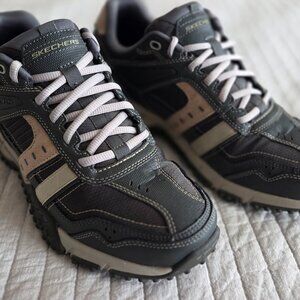 Men's 9.5 Skechers Urban Trax Shoes